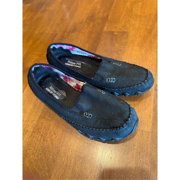 Woman’s Skechers relaxed fit memory foam slip on shoes size 8 - Picture 6 of 6